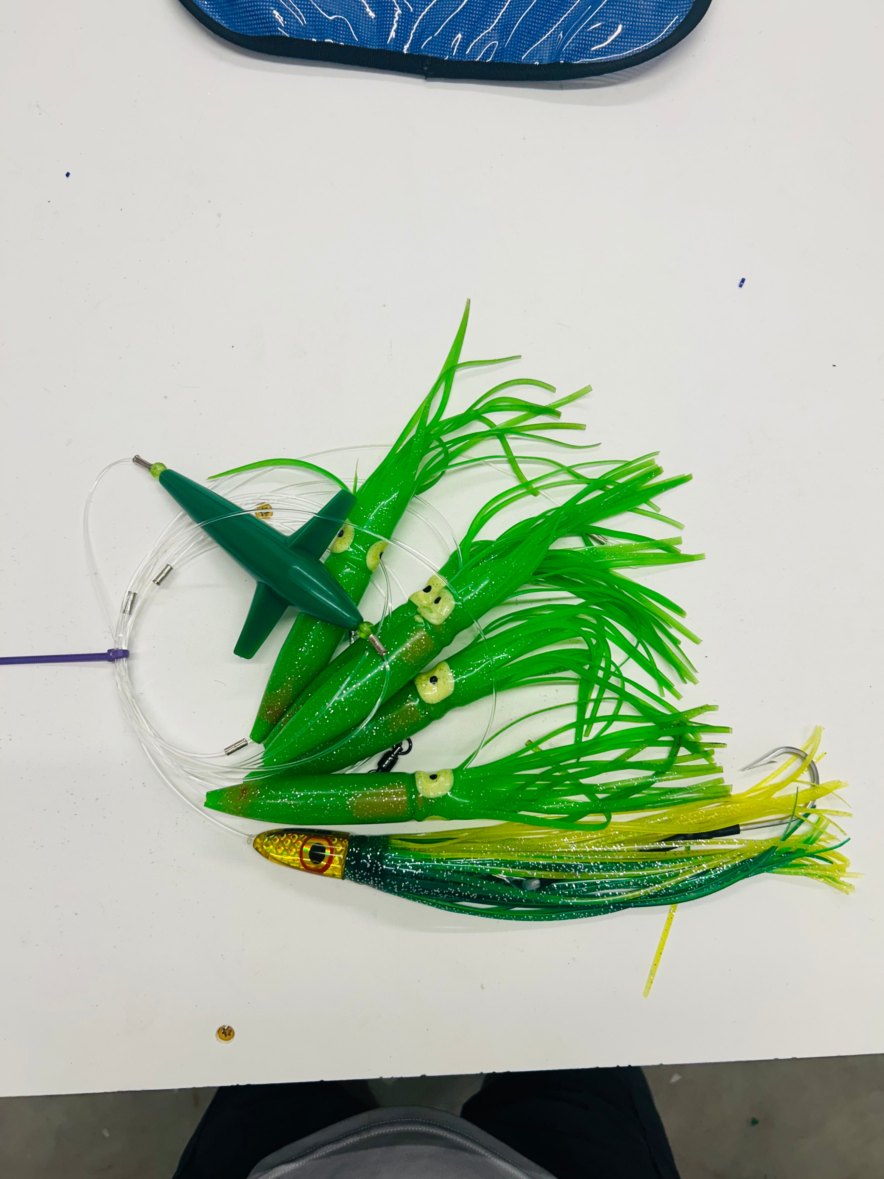 Daisy chain with Braid Tuna Lure in Green Color.