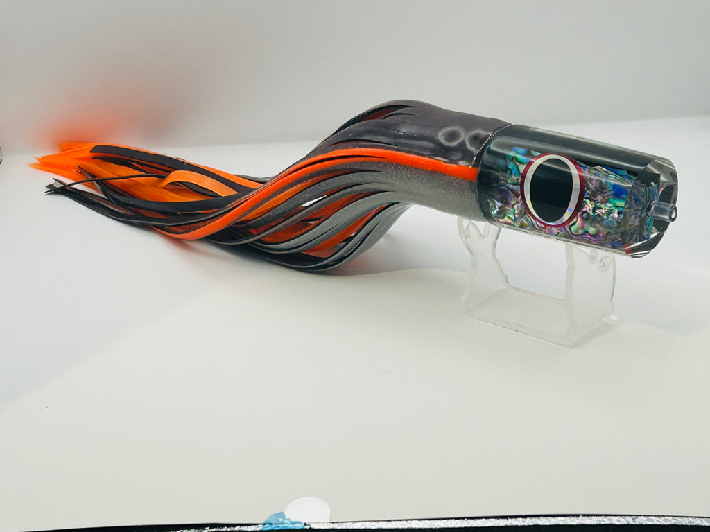 Legends Lures Andromeda 60 15”  Skirted in Peteolero New.